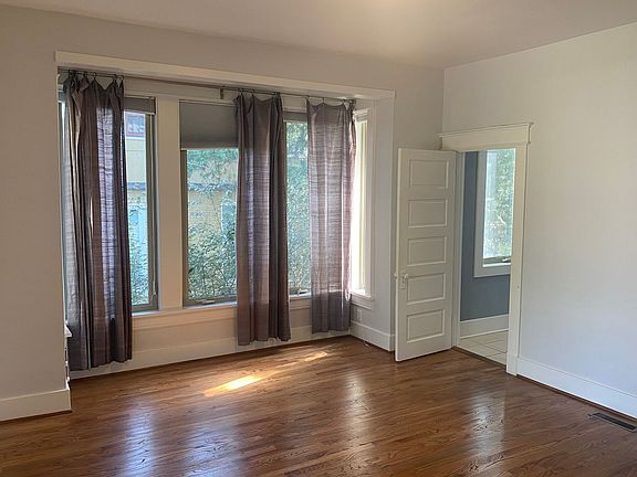 5th image of 3107 Vanderbilt Pl
