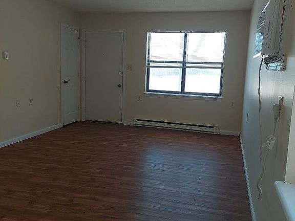 4th image of 200 Church St #40
