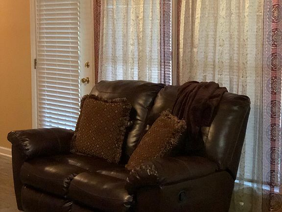 3rd image of 278 Keel Ave