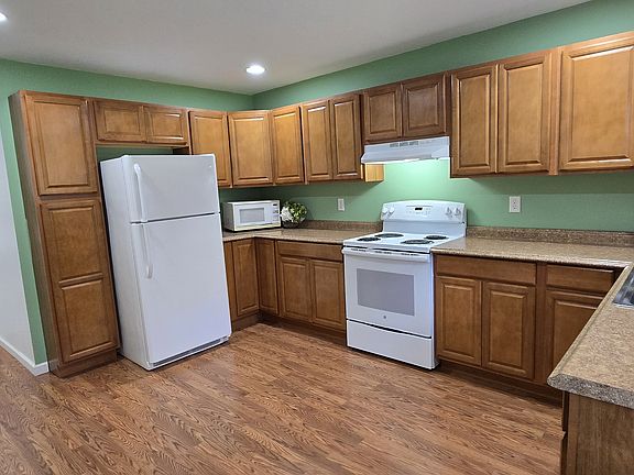 2nd image of 548 Boulevard Ave