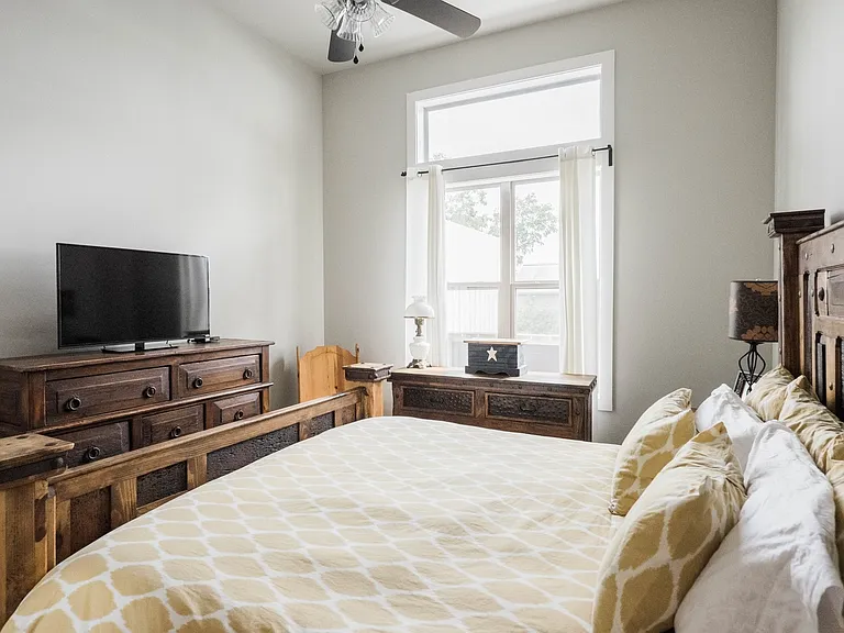 1121 N Academy Ave #B — Photo 9
