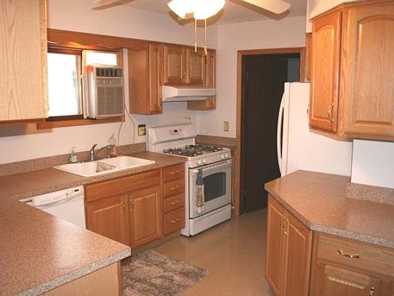 5th image of 790 W Temple Dr