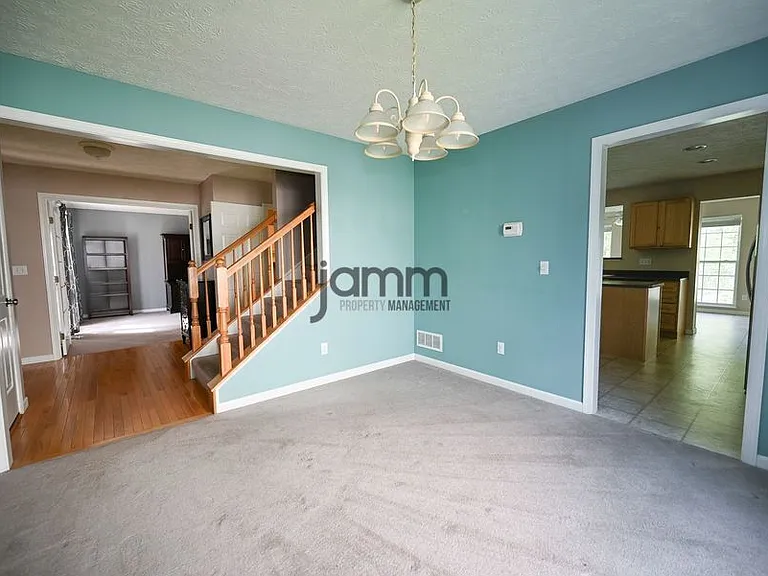 8728 Breckenridge Oval — Photo 10