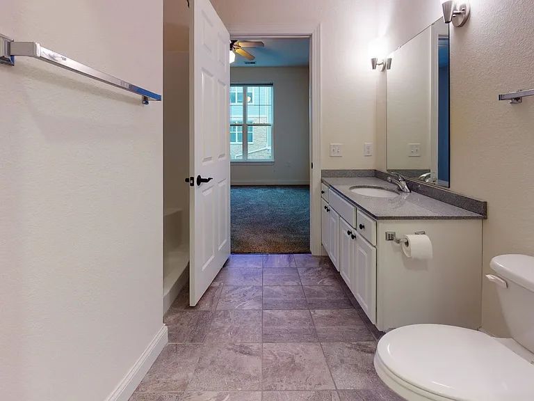 Delafield Woods Apartments — Photo 68