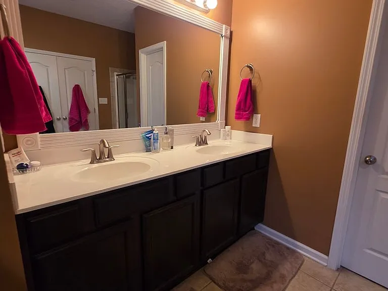 702 Appling Ct — Photo 16