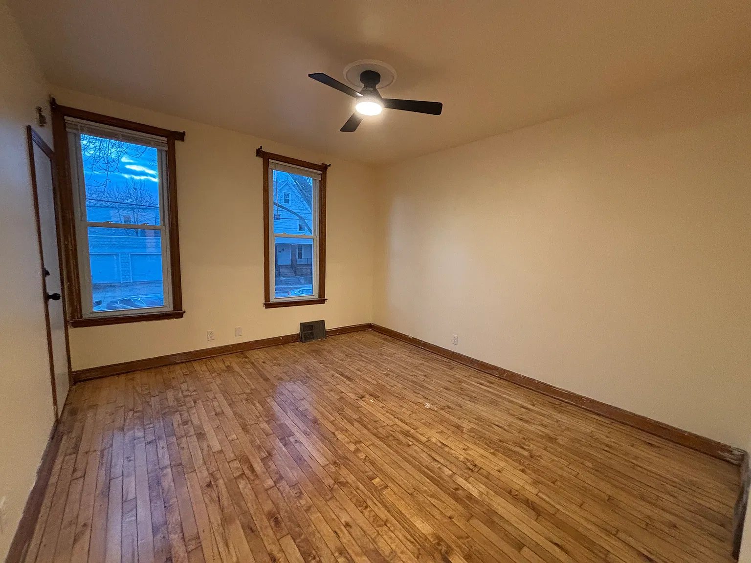 1 bed, 1000 sqft, $1,395 — Photo 2