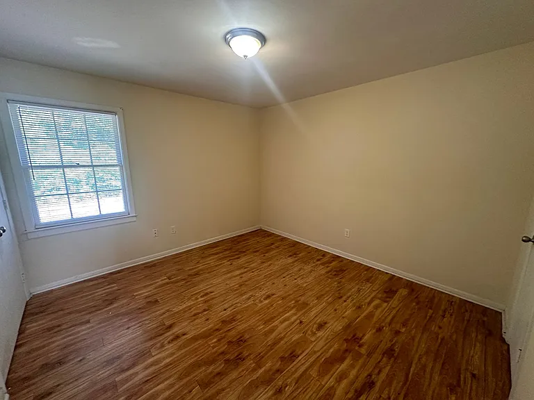 801 Montclair Dr — Photo 13