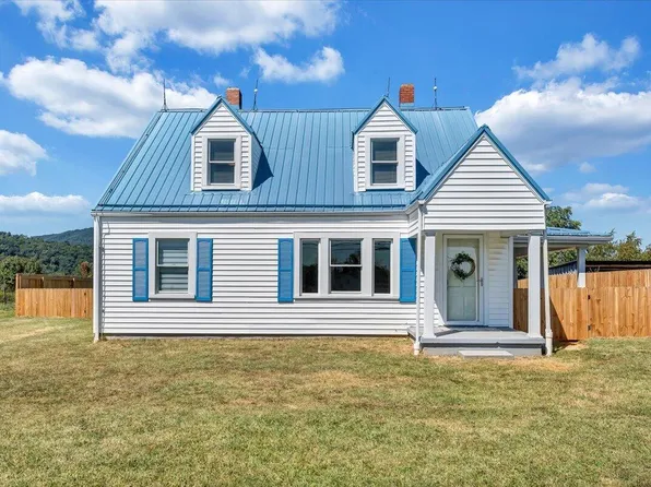 1049 Oddfellows Rd, Vinton, VA 24179