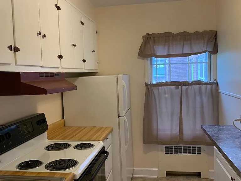 115 W Water St — Photo 3
