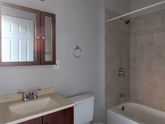 4th image of 1101 W Wellington Ave #1101
