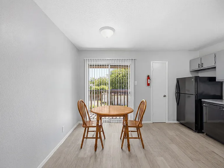 430 Kendalia Ave #0 — Photo 3