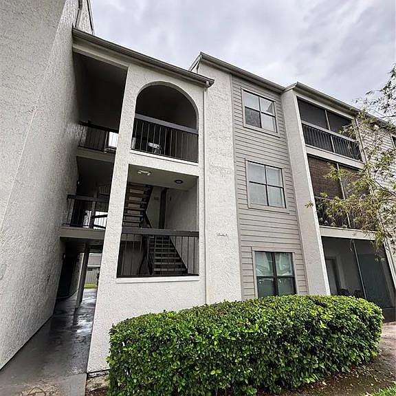 2030 Cascades Blvd #303 — Photo 1