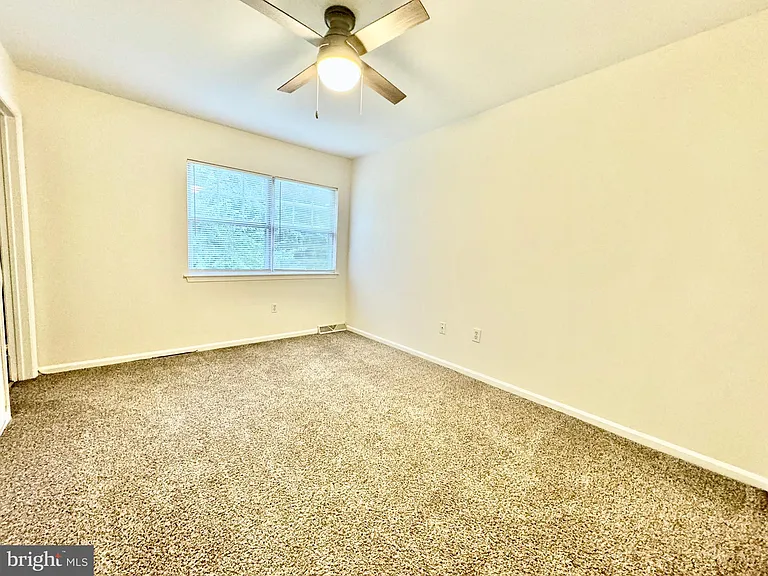 7 Lamplighter Ln — Photo 14