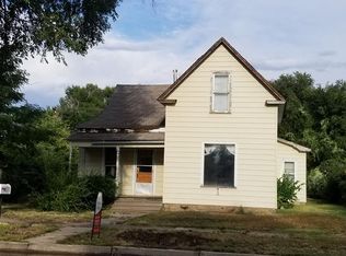 607 S 3rd St, Lamar, CO 81052