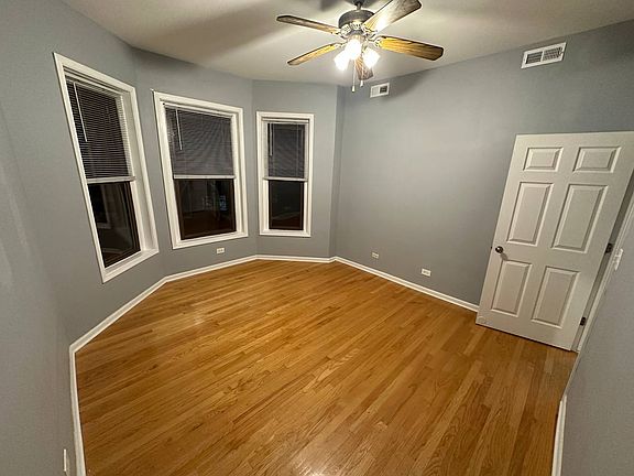 2nd image of 1032 W Leland Ave APT 2S