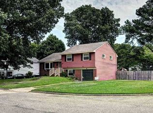 102 Yorkshire Ter, Hampton, VA 23666
