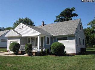 2262 Green Ridge Dr, Wickliffe, OH 44092