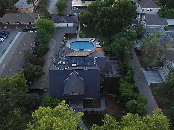 3rd image of 336 Mariposa Ave