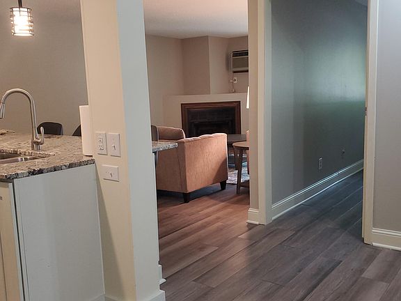 5th image of 3850 Plymouth Blvd APT 124