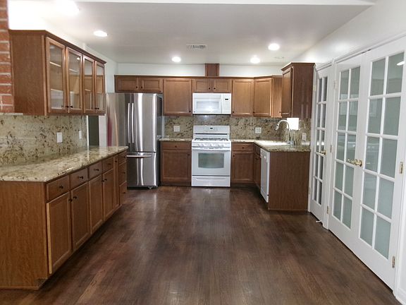 2nd image of 22942 Leadwell St