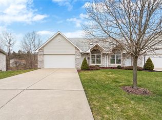 402 Country View Dr, Lower Burrell, PA 15068