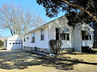 326 Grant Ave, Dixon, IL 61021