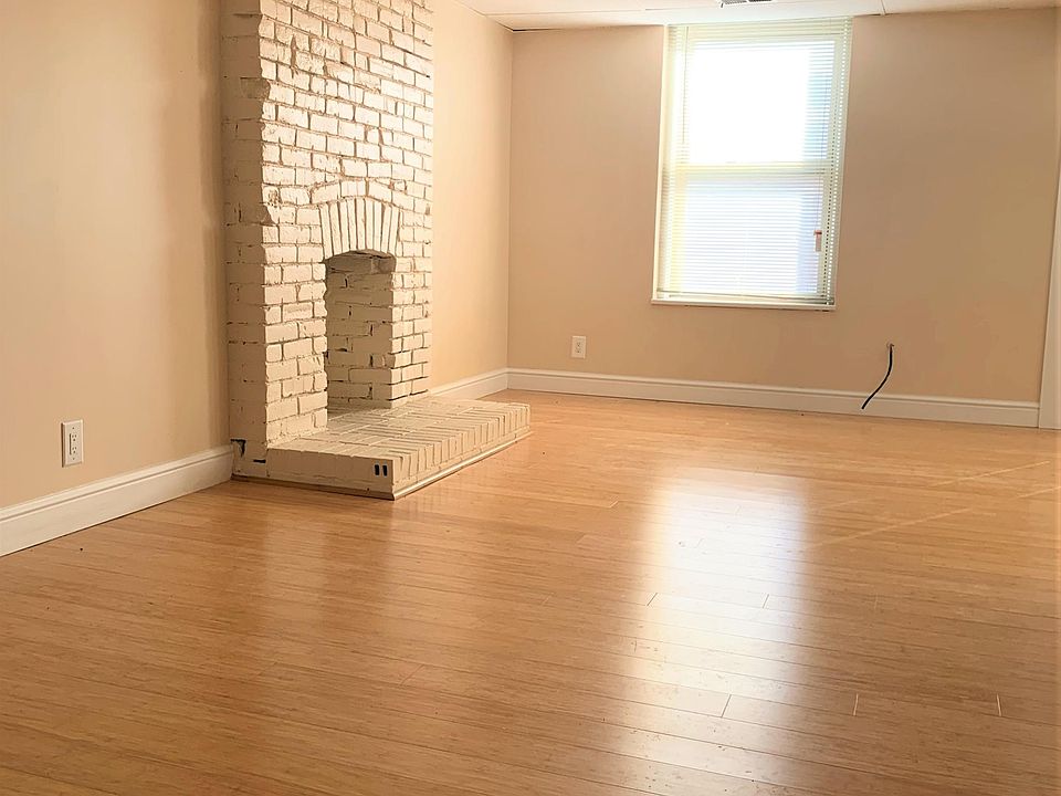 Open floor plan!