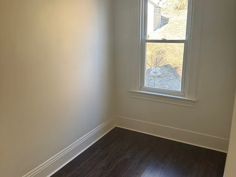 342 Kenney Ave — Photo 5