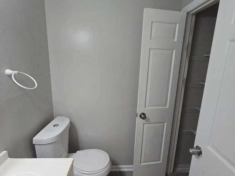 2nd bathroom