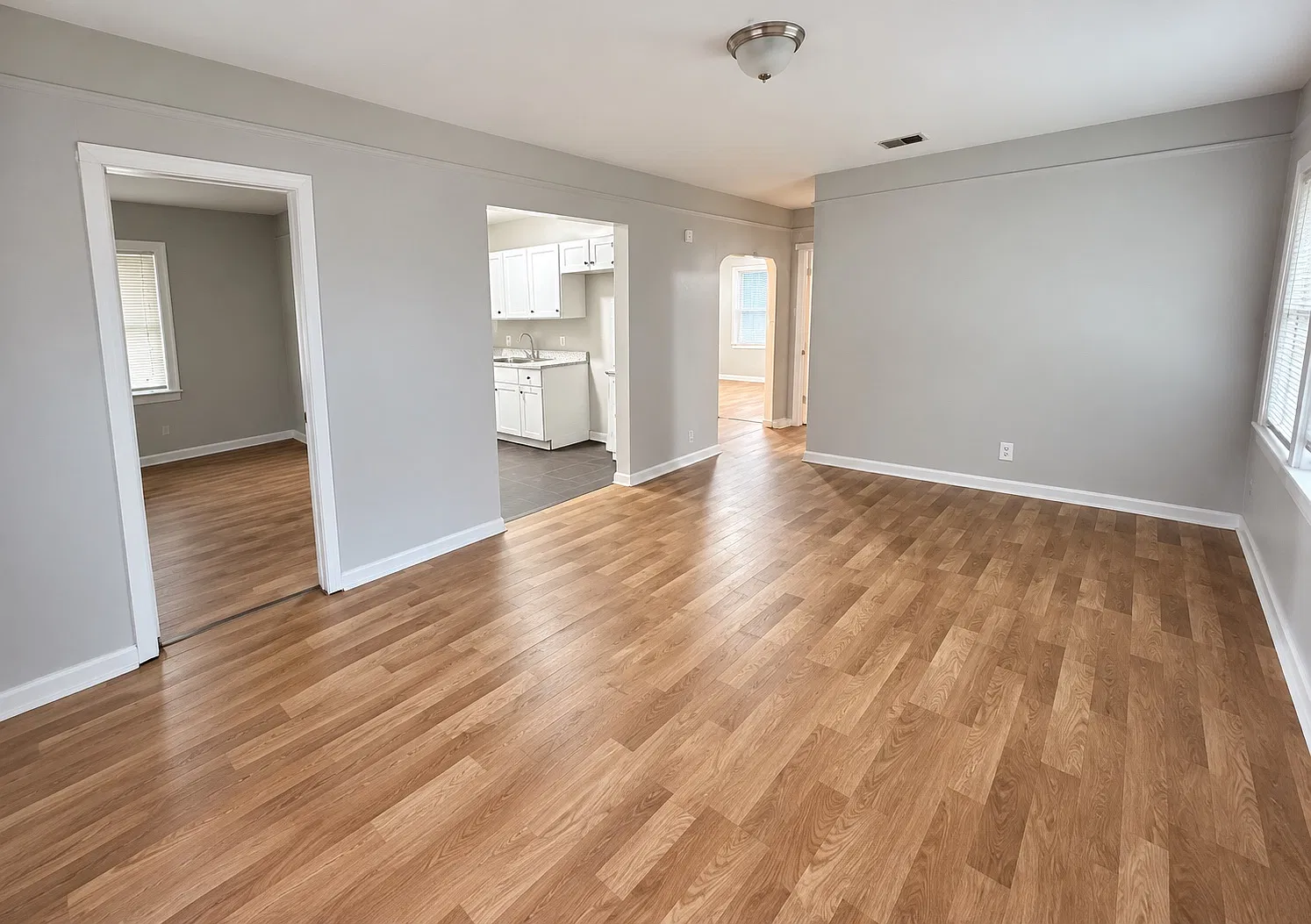 3 bed, 916 sqft, $1,170 — Photo 4