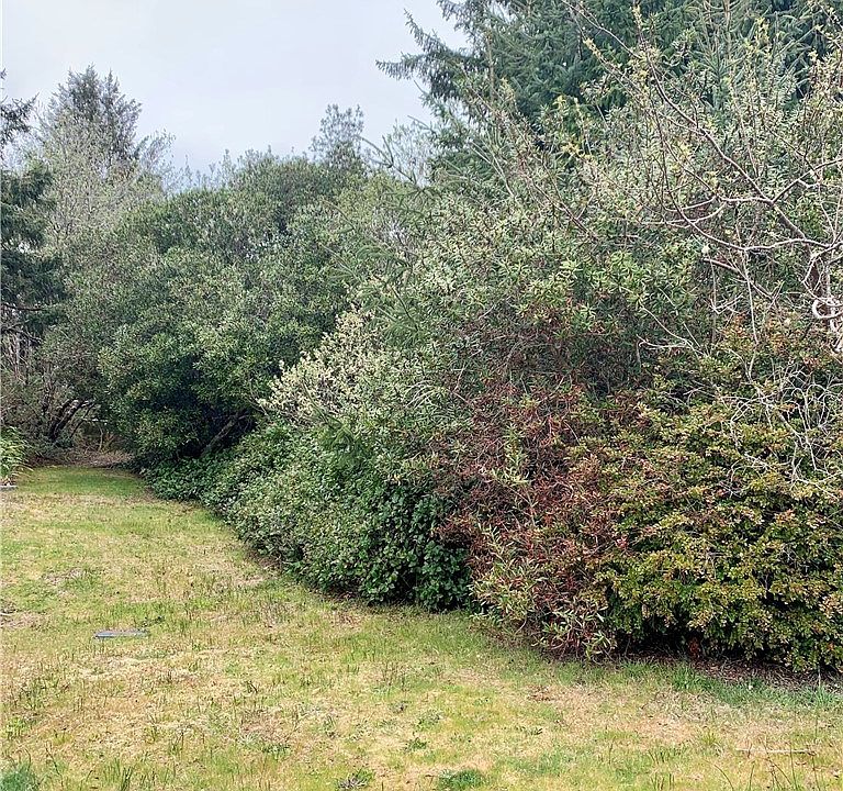 2nd image of 858 Hake Ct SW