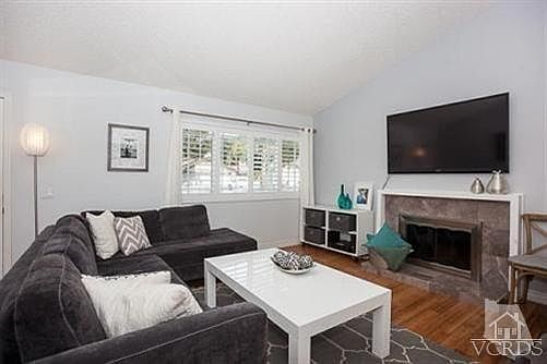 4th image of 4387 Brookdale Ln