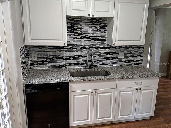 5th image of 100 Magnolia Ave