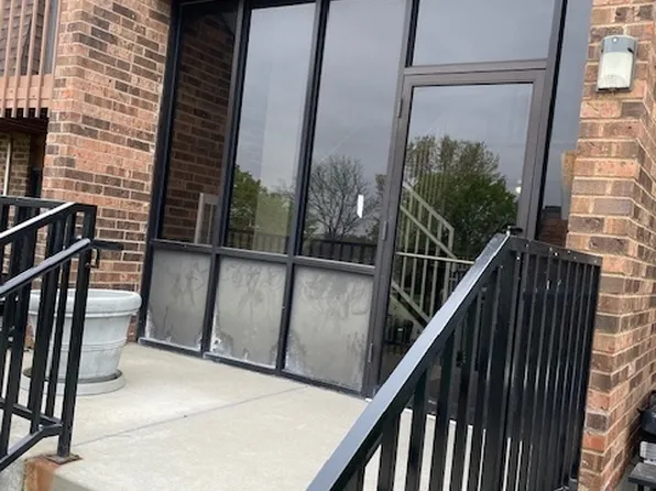 717 Killarney Ct APT 2A, Schaumburg, IL 60193