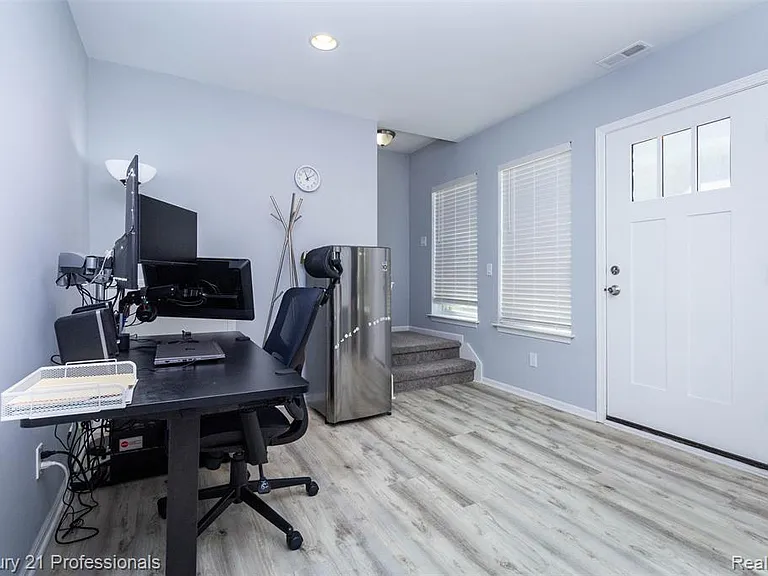 57 Kaprol Dr — Photo 33