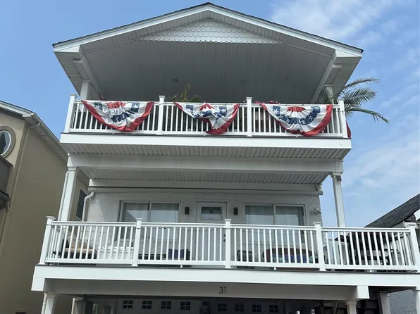31 Illinois Ave, Long Beach, NY
