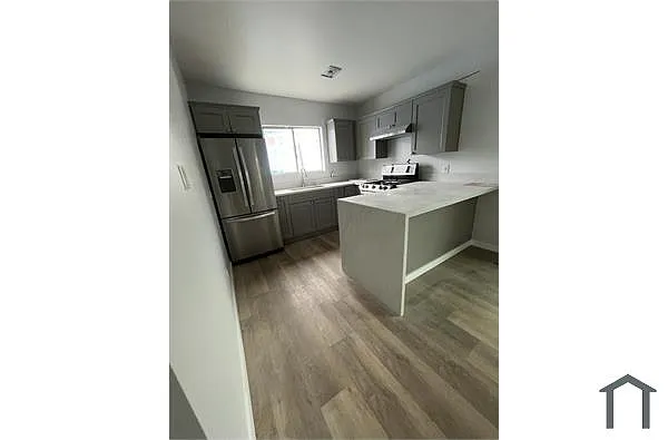 Building Photo - 415 N Mott St #4