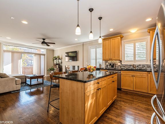 4th image of 4622 N Ashland Ave APT 2S