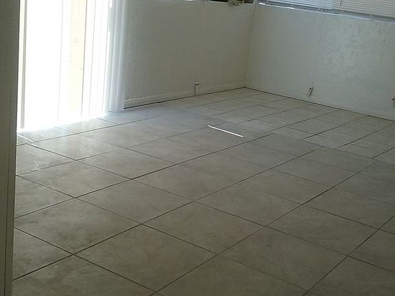 3rd image of 544 N Melrose Dr