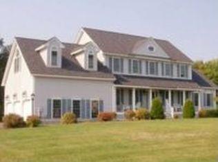 4 Angus Ave, Londonderry, NH 03053