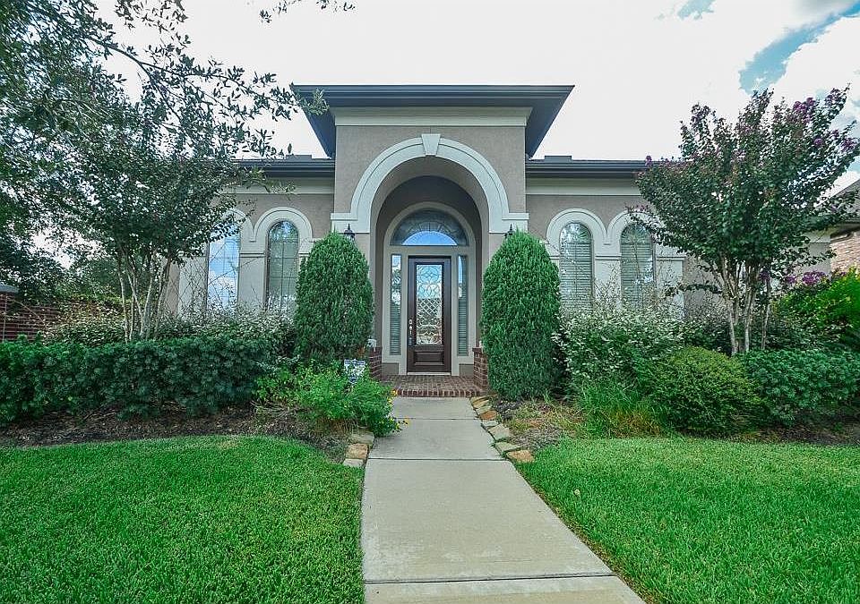 1st image of 8803 Hollow Banks Ln