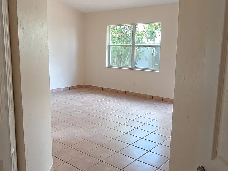 14511 SW 162nd St — Photo 14