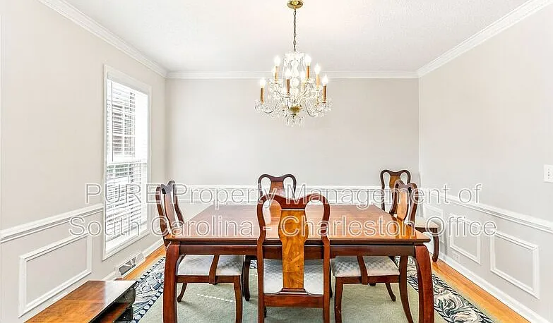 6 bed, 3.5 bath, 3024 sqft, $3,499 — Photo 4