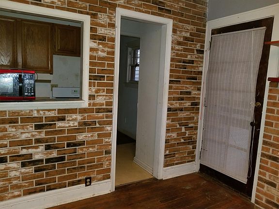 3rd image of 1012 Harrington Ave #1