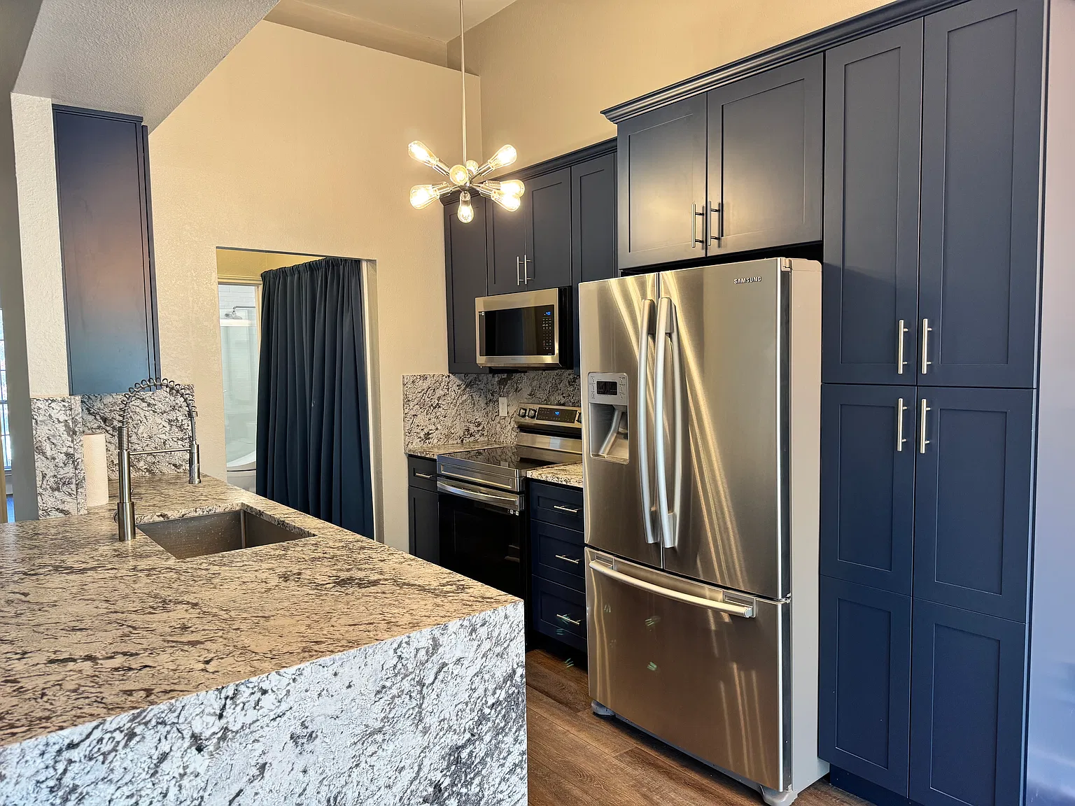 1 bed, 733 sqft, $1,500 — Photo 4