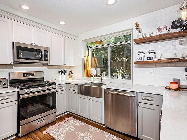 732 Mosaic Cir — Photo 4