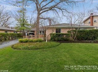 461 Rockland Ave, Lake Bluff, IL 60044