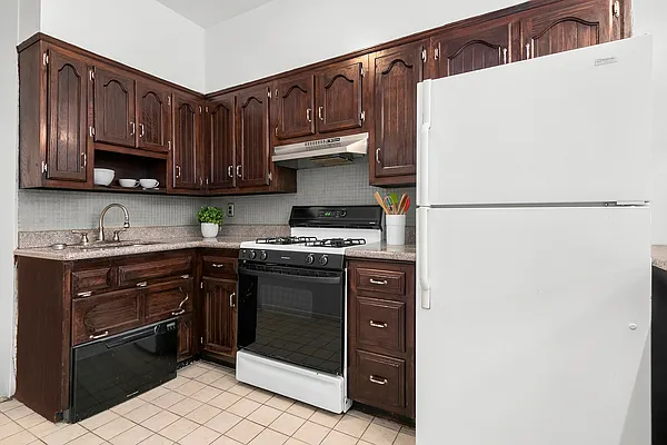 Sold by Compass | media 3