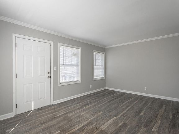 4th image of 2310 N Chamberlain Ave