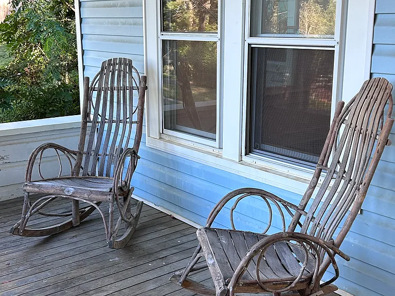 8 Pineview Rd — Photo 2